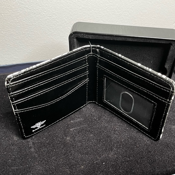 Joker Wallet - Picture 2 of 3